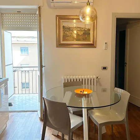 Apartament La Casa Di Paola E Betti Alba (Piedmont)